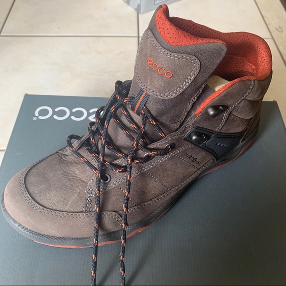 Ecco Ulterra Mid Boots - Picture 6 of 9